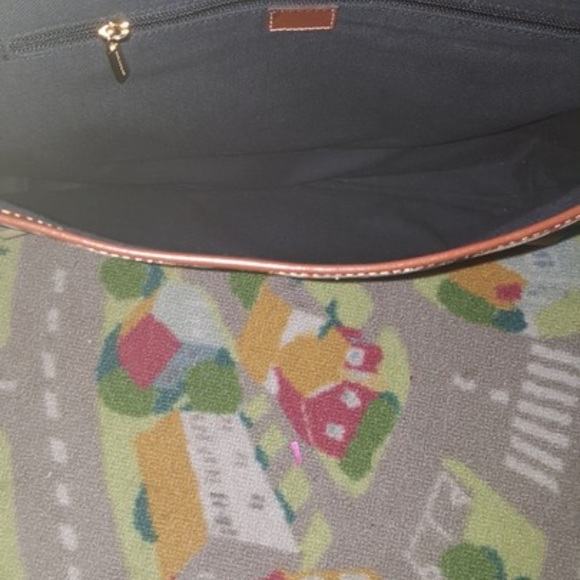 Burberry Haymarket Check Messenger - Picture 6 of 8